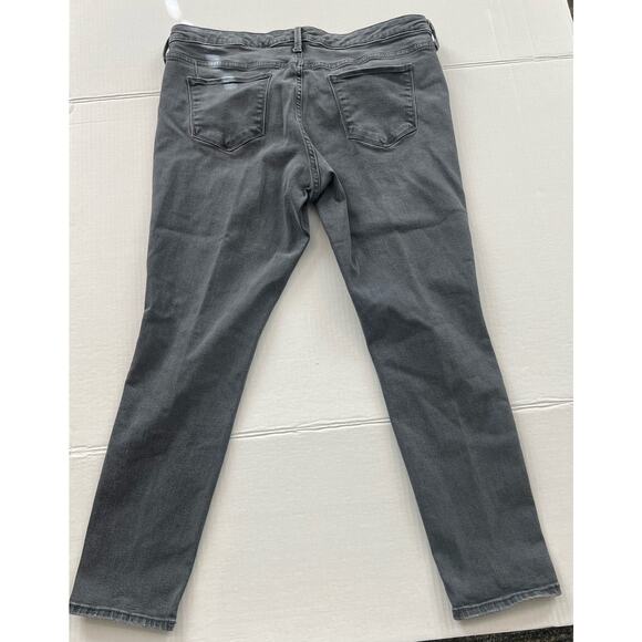 Universal Thread Women’s Distressed Mid Rise Skinny Gray Wash Jeans Size 16 - Picture 2 of 13